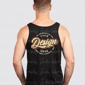 ZWART 3480-model | Bella Canvas-tanktop voor heren aan de achterkant | Mockup mannelijk model | Kokomocks
