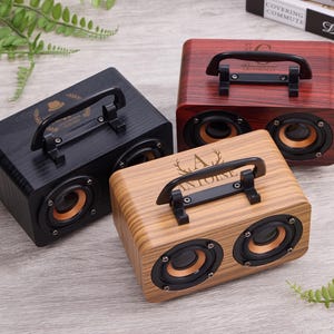 Altavoz Bluetooth con asa personalizada, altavoz grabado personalizado, mini altavoz portátil de madera, regalo para padrinos de boda, recuerdos de boda, regalo para padrinos de boda