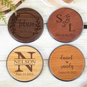 Estación de carga inalámbrica de madera con nombre personalizado, cargador personalizado para teléfono, almohadilla de carga rápida portátil Qi de 15 W, regalos para empleados corporativos y compañeros de trabajo