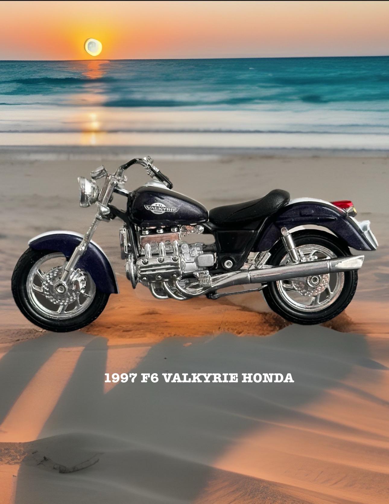かきたなしレア希少 vintageミッドセンチュリー 1脚　浜本工芸① Maisto 1997 Honda Valkyrie Diecast Motorcycle Model (1:18 Scale