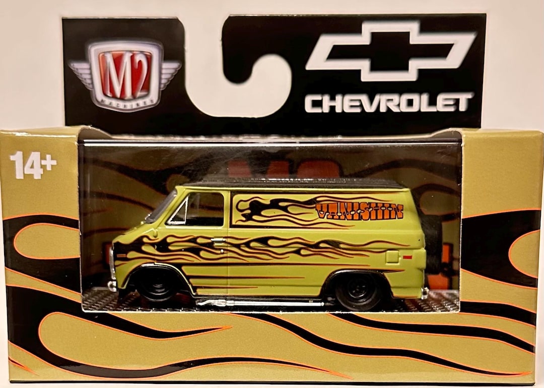 M2 Machines Chevrolet G10 Lowrider Van, Light Green & Black, 1:64