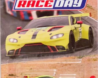 Hot Wheels Aston Martin Vantage GTE 1:64 Scale Model Race Day Car
