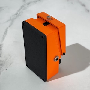Bottom Plate for Boss Effects Pedal - Fits over Rubber Pad