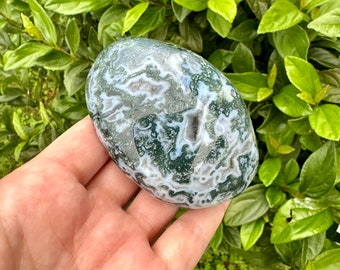 Stunning Moss Agate Palm Stone - Perfect for Meditation and Healing, Enhance Your Spiritual Journey with Natural Moss Agate, Unique Gift Ide