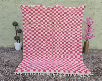 Handwoven Pink Checkered Moroccan Rug – Geometric Wool Cozy Rug