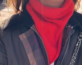 Knitting pattern | Bandana Rosana, soft and elegant triangle scarf