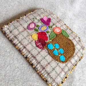 Blooming Needlekeeper Pattern - Wool Applique - #NK61