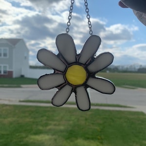 Handmade Stained Glass Daisy Suncatcher