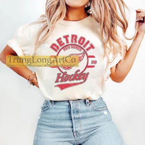 Vintage Detroit Red Wings Ice Hockey Crewneck Sweatshirt, Custom Hockey Sweatshirt, Gifts for Red Wings fans , Unisex , Tee ,Trending