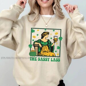 Chemise drôle de la Saint-Patrick, T-shirt irlandais, T-shirt de carte de tarot The Sassy Lass, porte-bonheur, T-shirt Shamrock, carte de tarot, cadeau de la Saint-Patrick