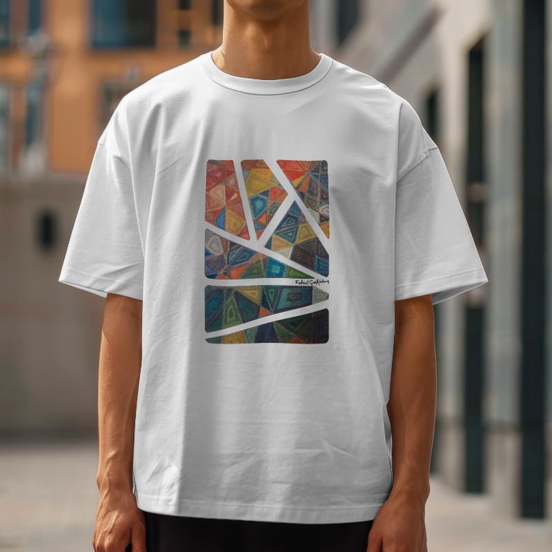 Geometrisches Mosaik Dreieck T-Shirt, Buntes Retro Kunst Muster Tshirt, Design Geschenk für Kunstliebhaber Modernes Einzigartiges Design Ästhetische Kunst Tshirt