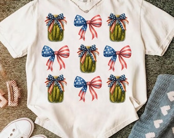 Vaterländisches Gurkenglas PNG, 4. Juli Bogen Clipart, Amerikanische Flagge Bogen Gurke Sublimation, lustiges USA Food Design, Unabhängigkeitstag PNG