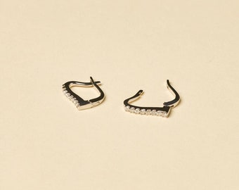 18K Solid White Gold Huggie Diamond Earring