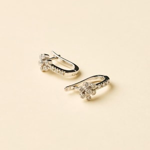 18K Solid White Gold Diamond Earring
