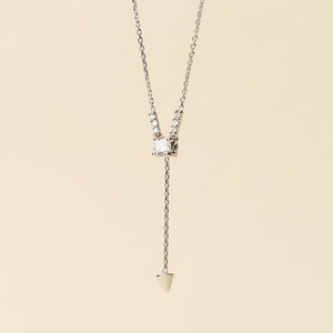 18K Solid White Gold Round Diamond Pendant