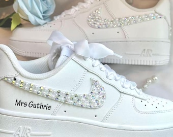Personalized Wedding Bride Pearl Rhinestones Sneakers / Custom Air Force One Best Man and Bridesmaid Gift / Prom Pearl Shoes ,Wedding Shoes