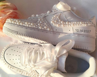 Personalized pearl-embroidered wedding sneakers for brides,custom Air Force 1 shoes,bridesmaid gifts,prom pearl wedding shoes,keepsake gifts