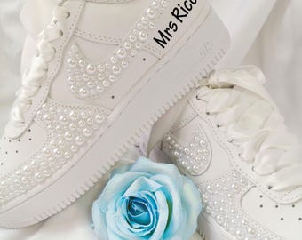 custom Air Force 1 shoes,Personalized pearl-embroidered wedding sneakers for brides,bridesmaid gifts,keepsake gifts,prom pearl wedding shoes
