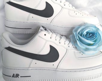 Personalized wedding shoes for the groom Personalized Pearl Sneakers for Grooms,Groomsman Gifts,Prom Wedding Pearl Footwear，Prom Sneakers