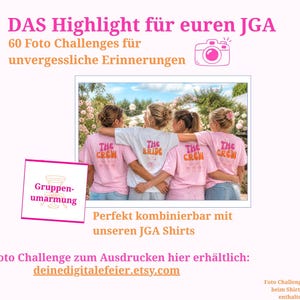 May include: Image features four people wearing matching shirts. One shirt says "THE BRIDE" and the others say "THE CREW". The image is promoting a photo challenge with the text "DAS Highlight f&uuml;r euren JGA" and "60 Foto Challenges f&uuml;r unvergessliche Erinnerungen".