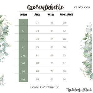 May include: A German-language size chart, displaying measurements in centimetres for sizes S to 5XL. The chart details length, width, and sleeve length. The brand name "GILDAN 5000" is also visible.