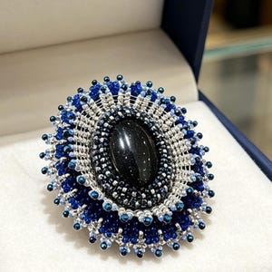 Broche de ojo turco de piedra dorada azul, broche de cuentas hecho a mano, regalo de protección, joyería llamativa, amuleto de la suerte, símbolo de la intuición