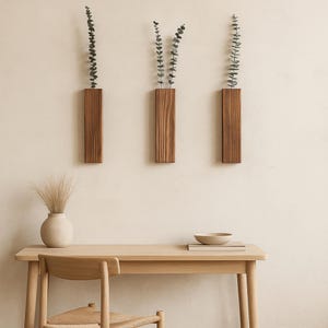 Holz Wand Pflanzer 3er Set | Vertikale Wandvasen mit Eukalyptus | Moderne rustikale Wanddekoration für Wohnzimmer oder Eingangsbereich
