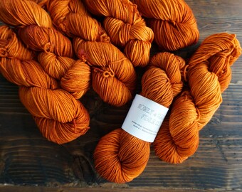 Rusted - Worsted Aran Weight Superwash Merino Wool 4 Ply Yarn Fiber - Hand dyed Burnt Orange Yarn Knit Crochet Clothing Socks