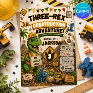 Peut inclure: Une carte d'invitation d'anniversaire rectangulaire illustrée d'un T-Rex vert portant un casque de chantier et tenant un panneau I'M THREE-REX. Le texte indique THREE-REX CONSTRUCTION ADVENTURE, JACKSON, avec les détails de l'événement.