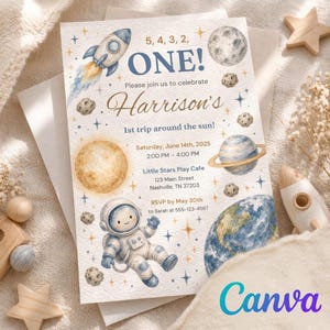 Peut inclure: Invitation de style aquarelle pour le premier anniversaire d'un enfant, sur le thème de l'espace. Le design comprend une fusée, des planètes, un astronaute et le texte "ONE!" et "1er voyage autour du soleil de Harrison !" Les détails de l'événement sont également inclus.