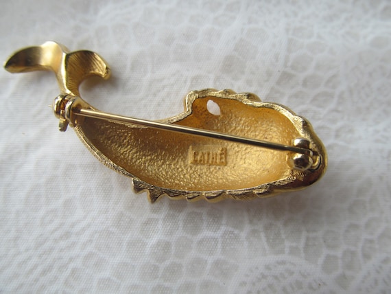 CATHE signed vintage gold colored brooch depictin… - image 2