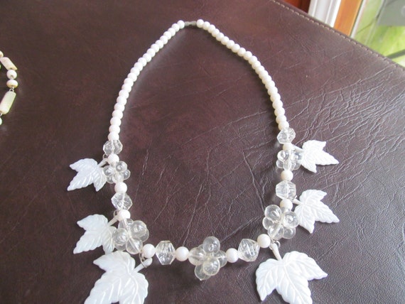 Vintage White Lucite Grape and Leaf Necklace - image 4