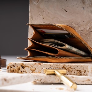 Portefeuille à fermeture éclair en cuir personnalisé pour femme, petit porte-monnaie gravé personnalisé, porte-cartes minimaliste fait main, cadeau portefeuille compact pour elle