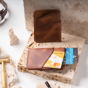 Handgefertigter personalisierter Kartenhalter aus Leder, schlanke Brieftasche aus Kalbsleder, minimalistische Visitenkartentasche, perfektes Geburtstagsgeschenk für Männer Frauen