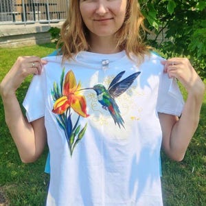Hand-painted cotton t-shirt, Bird t-shirt, Hand-Painted White T-shirt with Hummingbird, Gift for Her