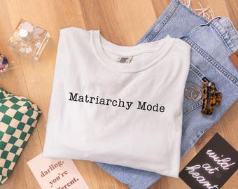 Koszulka z motywem matriarchatu, minimalistyczna, feministyczna koszulka, wygodna, w kolorach, koszulka aktywistki na rzecz praw kobiet, prezent dla mamy