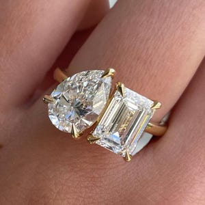 3.50Ct Pear & Emerald Lab-Grown Diamond or Moissanite Toi et Moi Engagement Ring