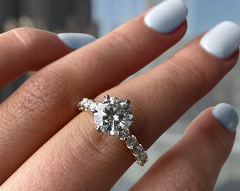 2,00 kt rond geslepen in het laboratorium gekweekte diamant of moissaniet solitaire verlovingsring, 14k massief goud halve eeuwigheid pavé band