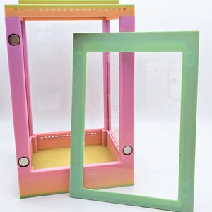 Recinto para araña saltadora impreso en 3D con detalles iridiscentes de 4&quot; × 4&quot; × 6&quot;