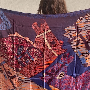 Foulard en soie à motif cheval PETRUSSE | Grand carré design français | Patchwork artistique | Qualité unique de beauté et de luxe | Sophistiqué