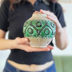 Vaso sferico Carstens Tönnishof anni &#39;60 - Ceramica Fat Lava della Germania Occidentale - MCM Beige Verde