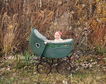 Instant Download Photography Prop DIGITAL BACKDROP for Photographers  - Green Vintage Carriage - Digital Background