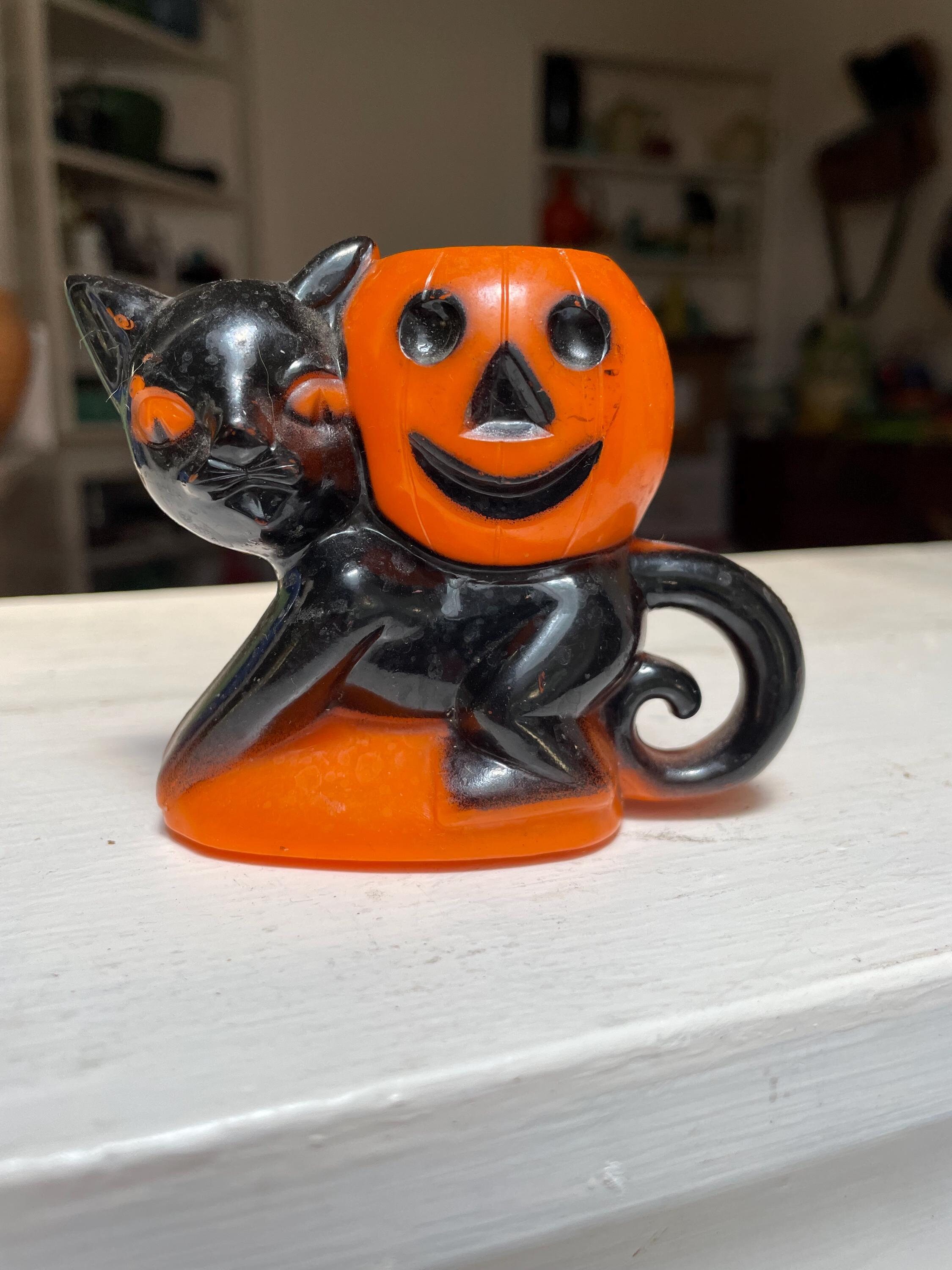 Rosbro Plastics Black Cat and Jack O Lantern Hard Plastic Vintage by Plantdreaming