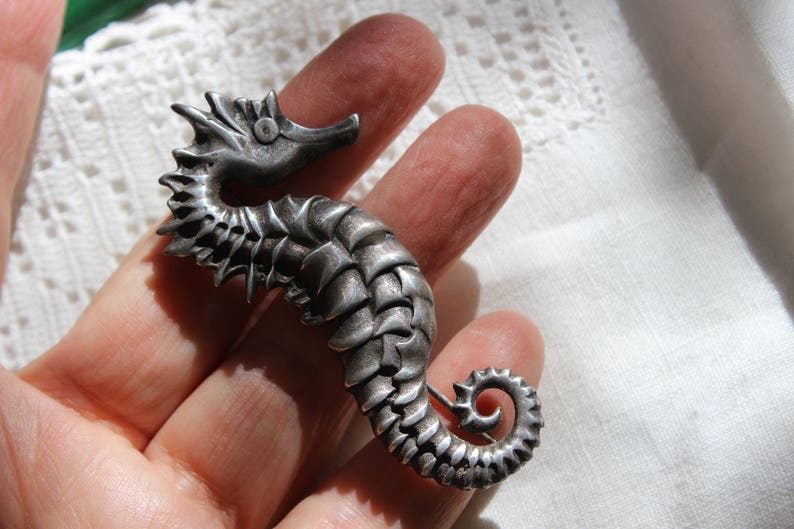 Sterling Silver Seahorse Brooch VINTAGE by Plantdreaming
