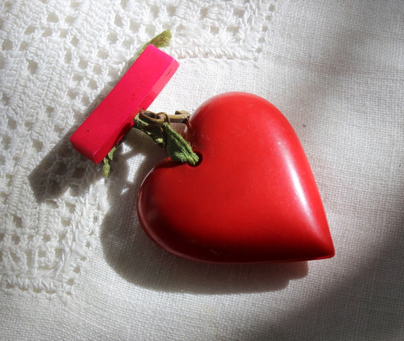 Celluloid Heart with Key Brooch 1940s Love Token VINTAGE by Plantdreaming