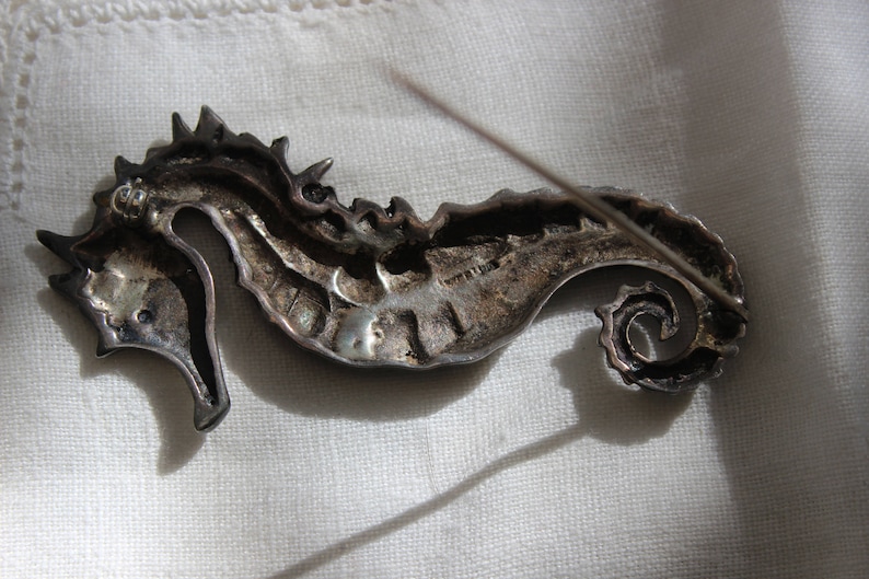 Sterling Silver Seahorse Brooch VINTAGE by Plantdreaming
