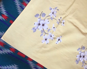 Tablecloth Wilendur Yellow Dogwood Large Mid century 84" x 64" VINTAGE by Plantdreaming