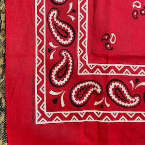 Bandanna Red Color Fast Made in USA Salvage 100% Cotton VINTAGE by Plantdreaming