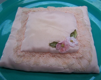 Vintage Sachet 1930s Boudoir lingerie Velvet Ribbon Flowers Pink