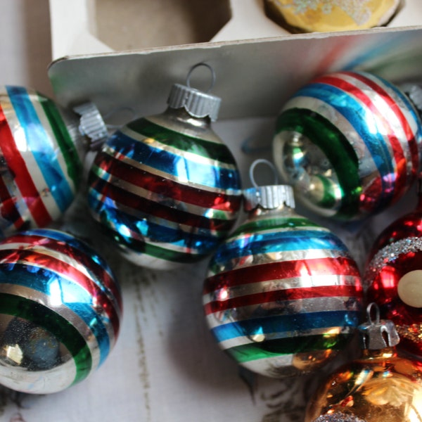 Ornements de Noël de verre 12 Brite brillant boîte arbre mercure au milieu du siècle VINTAGE par Plantdreaming